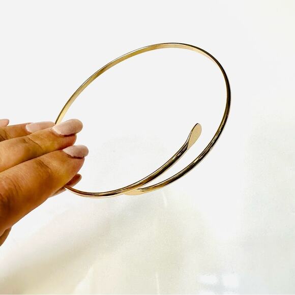 NEW NORDSTROM REVOLVE 14kt Gold Slim Band Twisted Bracelet Bangle Cuff Jewelry - Picture 4 of 11